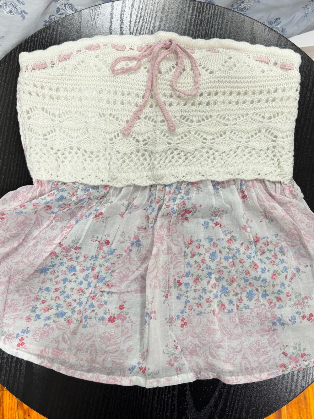 2000s/coquette Hollister White Crochet Pink Floral strapless top